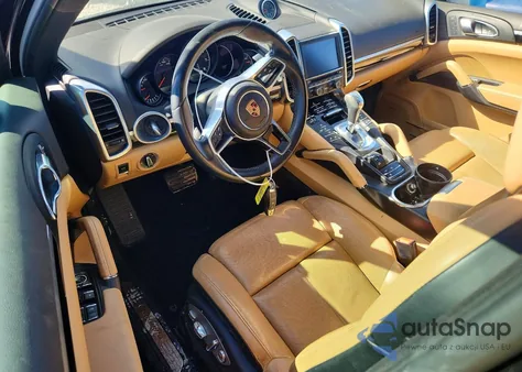 2016 Porsche Cayenne z USA, uszkodzony, nr VIN WP1AA2A2XGKA15776